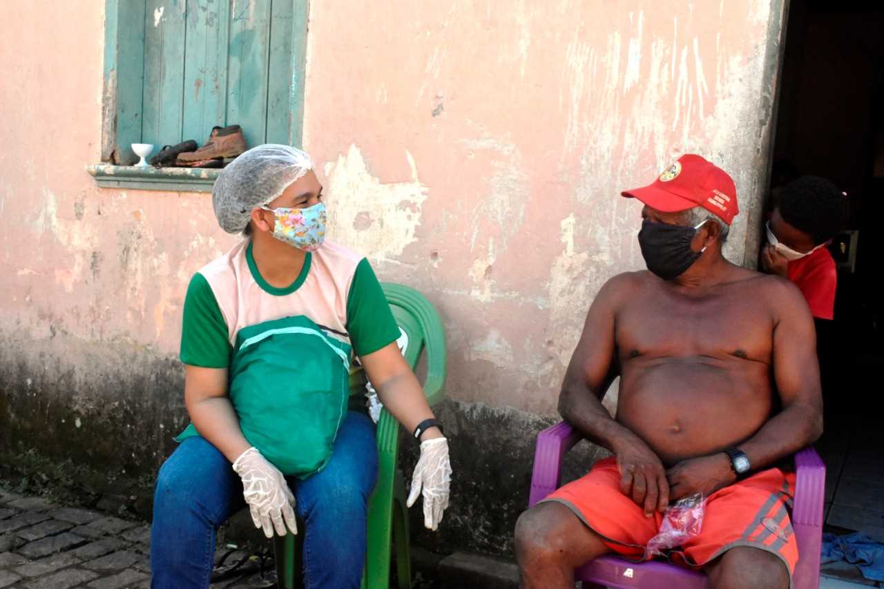 Camacã: Famílias do Assentamento Nova Ipiranga recebem cesta básicas e máscaras